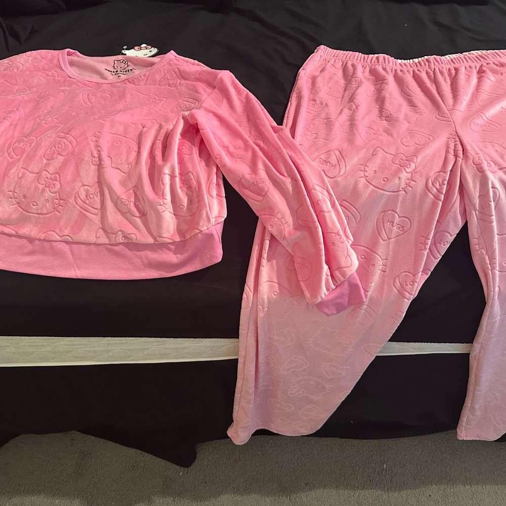 Hello Kitty Pink Women's Pajama Set